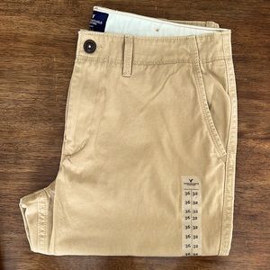 American Eagle Men’s khaki pants